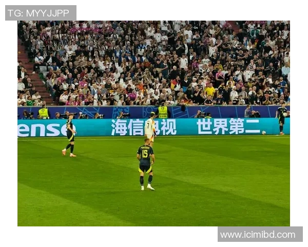 足球明星的财富之路揭秘如何在绿茵场上赚得千万财富